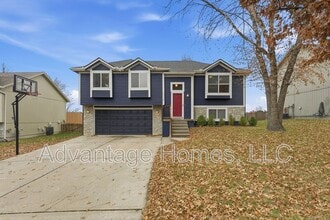 Building Photo - 11516 N Windsor Ave