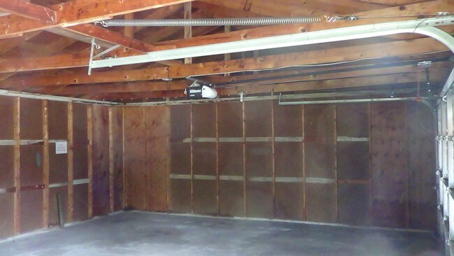 Garage - 501-503 W Brink St