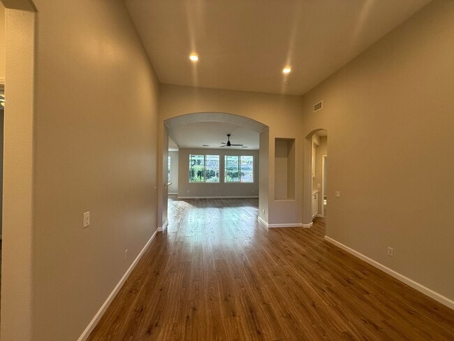Building Photo - Stunning Home for Rent in Murrieta
