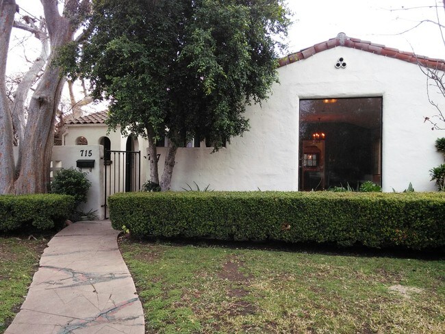 Foto del edificio - 717 N La Jolla Ave