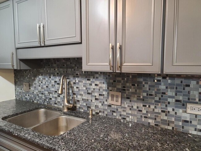 Foto del edificio - 817 Oakton St