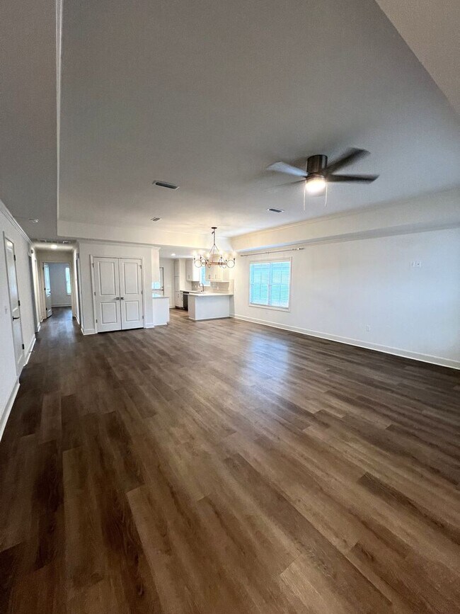 Foto del edificio - Available May!