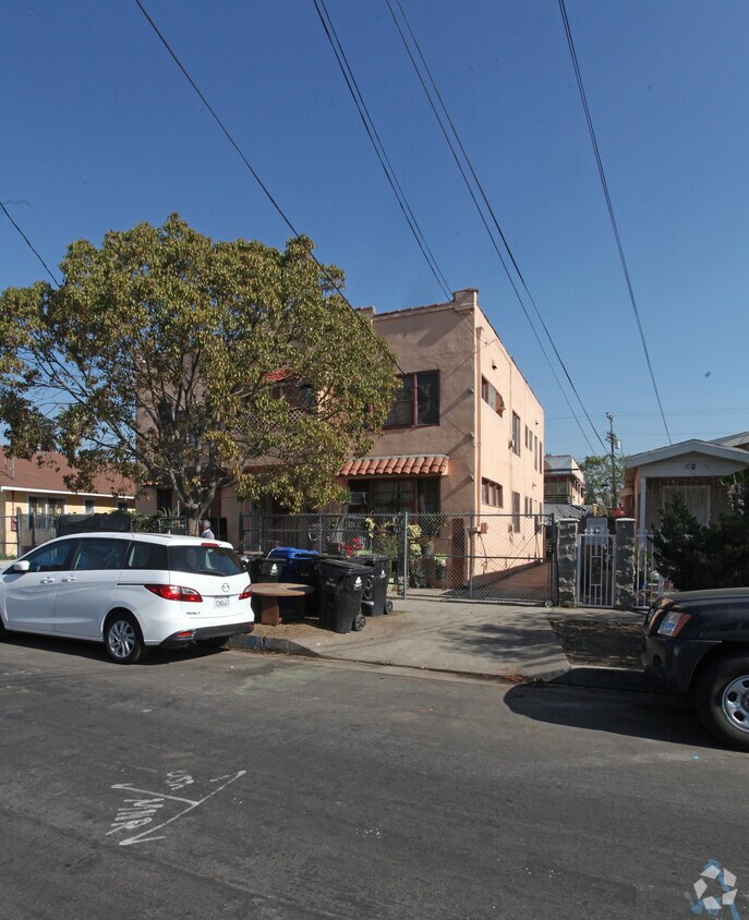 Building Photo - 1120 N Ardmore Ave