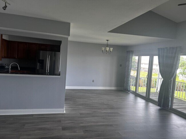 Foto del edificio - 112 Northshore Cir