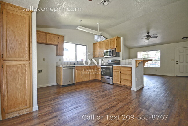 Building Photo - Private Oasis with Vaulted Ceilings, Acros...