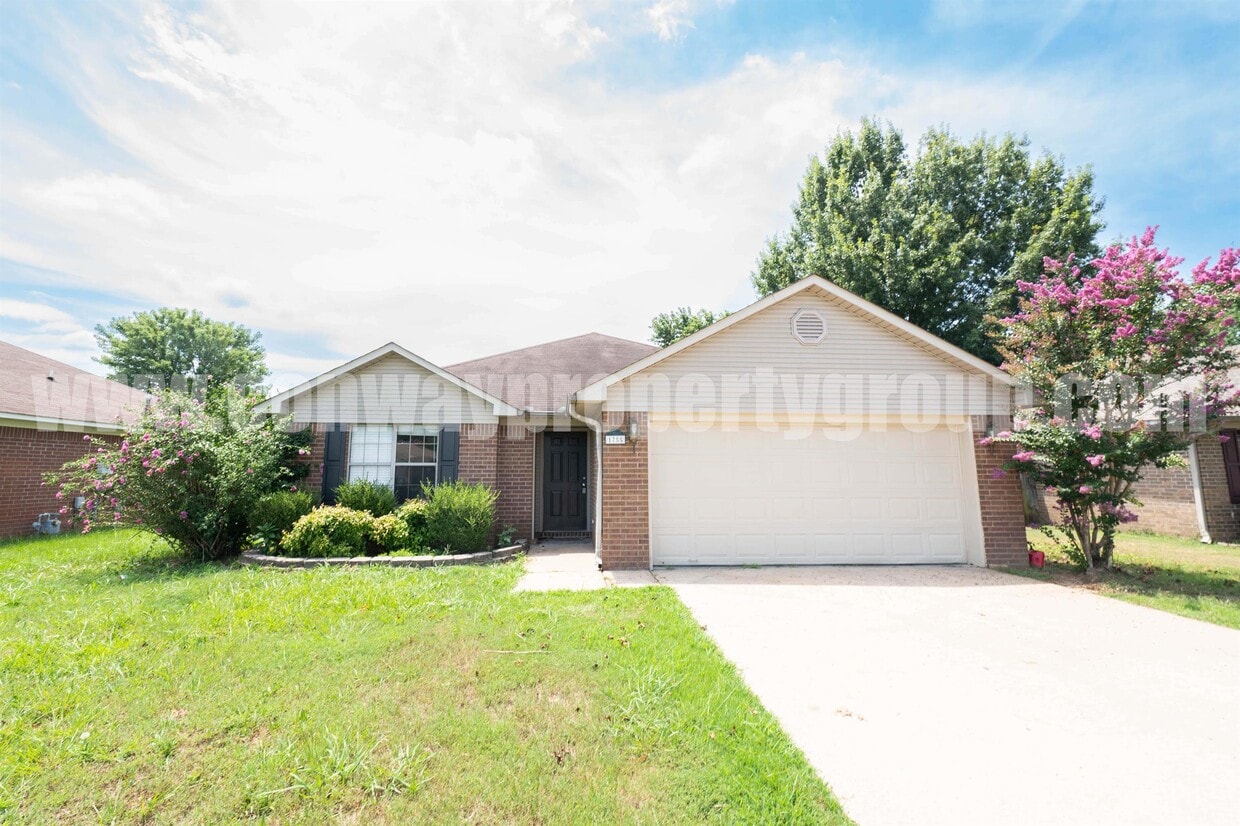 Foto principal - 1755 Longfellow Dr