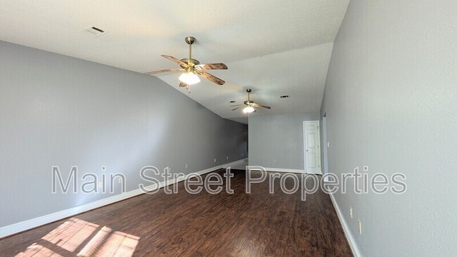 Building Photo - 912 Rentz Ave