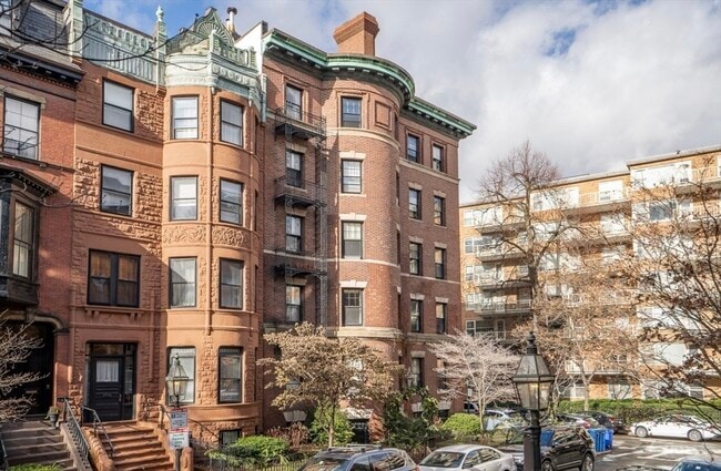 Building Photo - 112 Pinckney St
