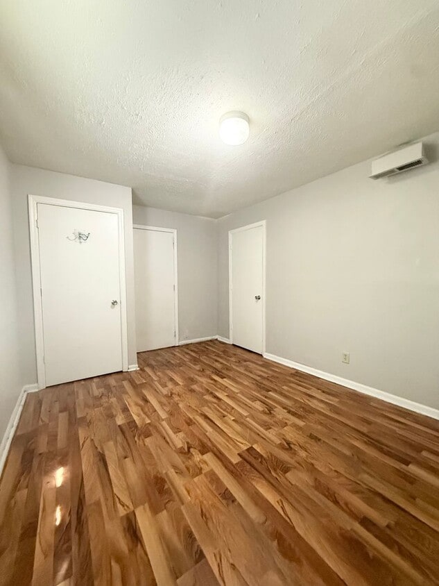 Photo - 1911 Park Ave