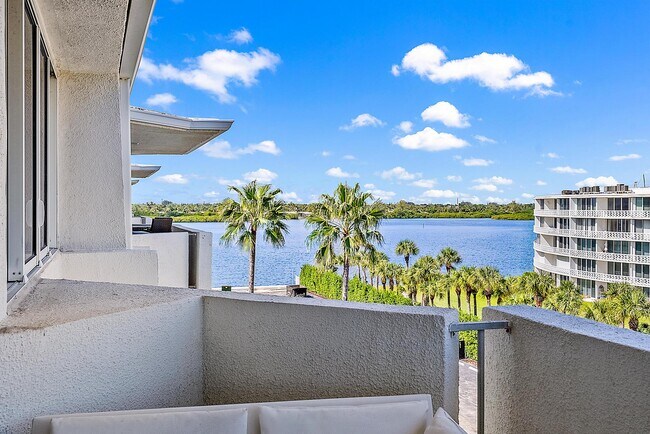 Foto del edificio - 2773 S Ocean Blvd
