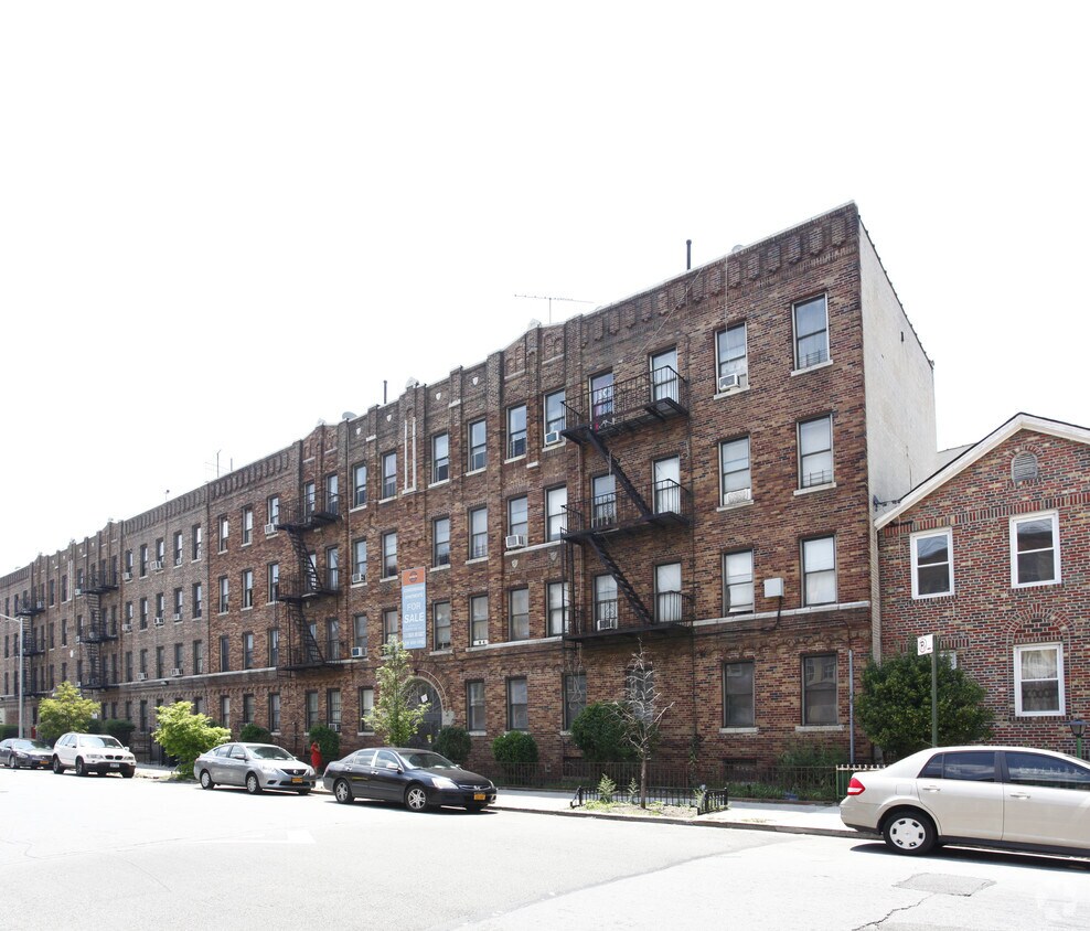 Primary Photo - 114 E 53rd St