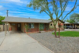 Building Photo - 1005 E Cavalier Dr