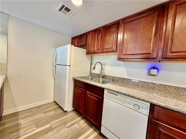 Foto del edificio - 4410 Sandy River Dr