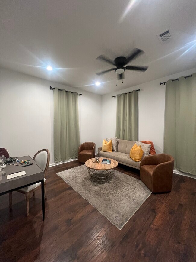 Foto del edificio - 2718 S Galvez St