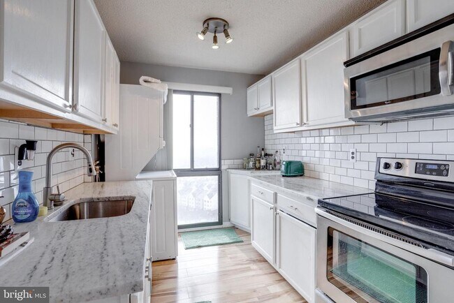 Foto del edificio - 250 S Reynolds St