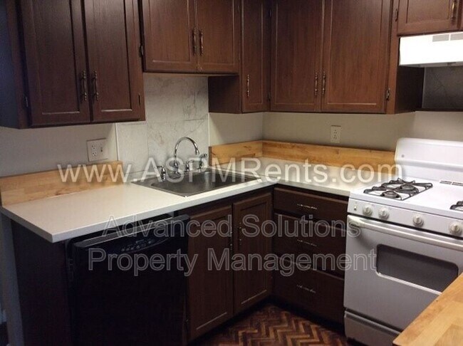 Building Photo - 1315 S 200 E