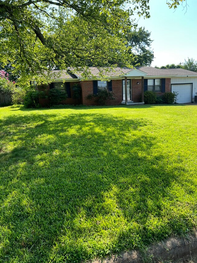 Foto principal - 134 N Hughes St