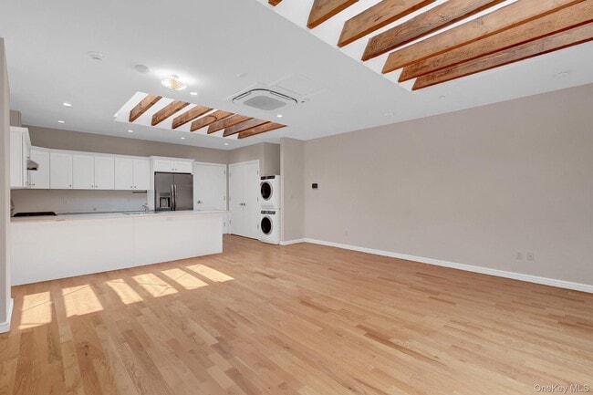 Building Photo - 136 Rockaway Ave