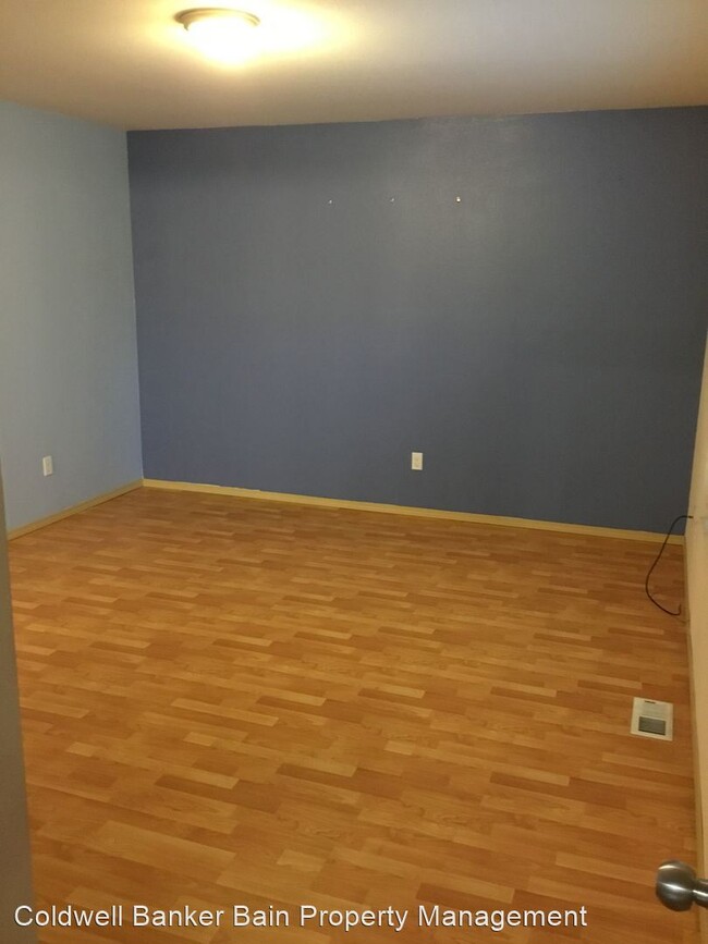 Building Photo - 3 br, 1.5 bath House - 131 Elise Court