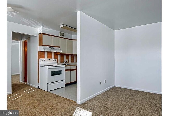 Building Photo - 13659 Philmont Ave