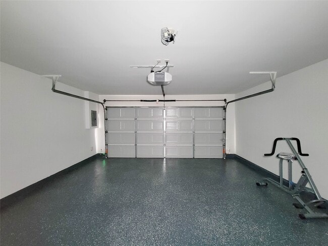 Building Photo - 3010 La Branch St