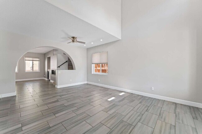 Foto del edificio - "Spacious 3-Bedroom Retreat with Modern Co...
