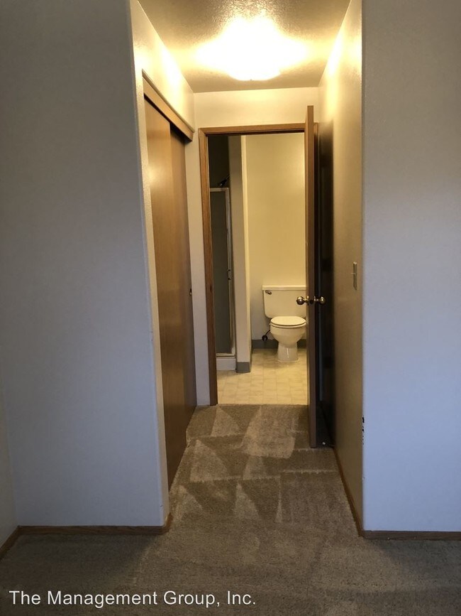 Foto del edificio - 1451 N Goerig St