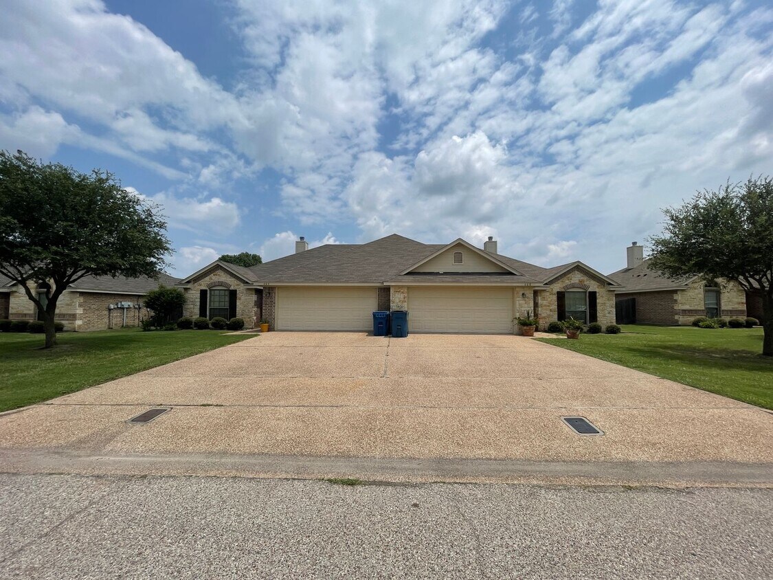 614 Park Wood Circle, Hewitt, TX 76643 House Rental in Hewitt, TX