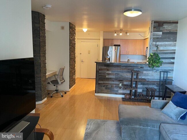 Foto del edificio - 1000 New Jersey Ave SE