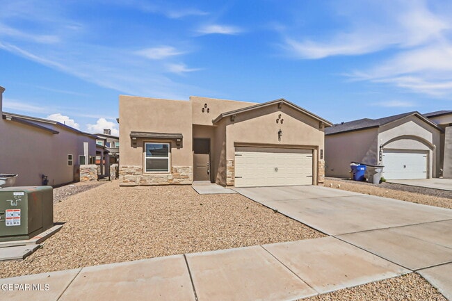 Building Photo - 909 Ada Ln