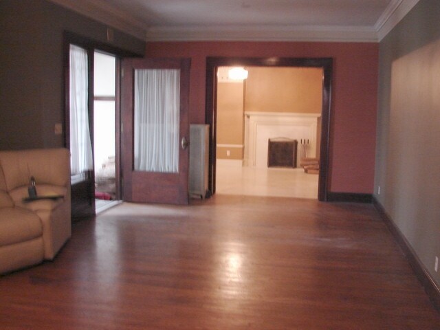 Interior Image (Living Room) - 123 N 39th St