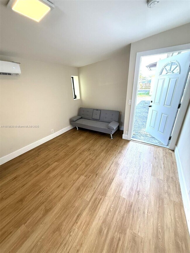 Foto del edificio - 750 S 61st Terrace