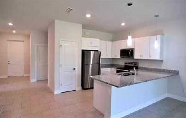 Foto del edificio - 1035 San Cristobal Ave