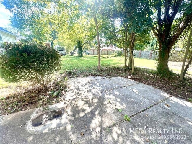 Foto del edificio - 6016 Farm Pond Ln