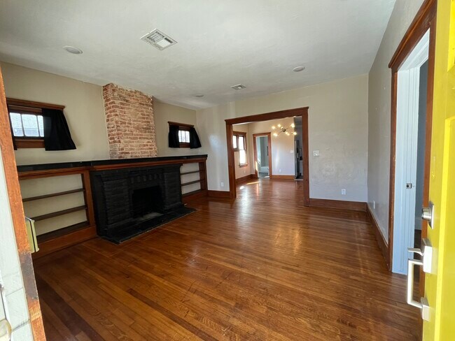 Photo - 115 NW 29th St House