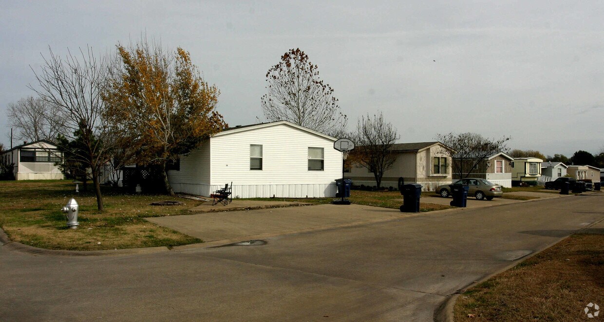 Glen Knoll Park Apartments in Wylie, TX