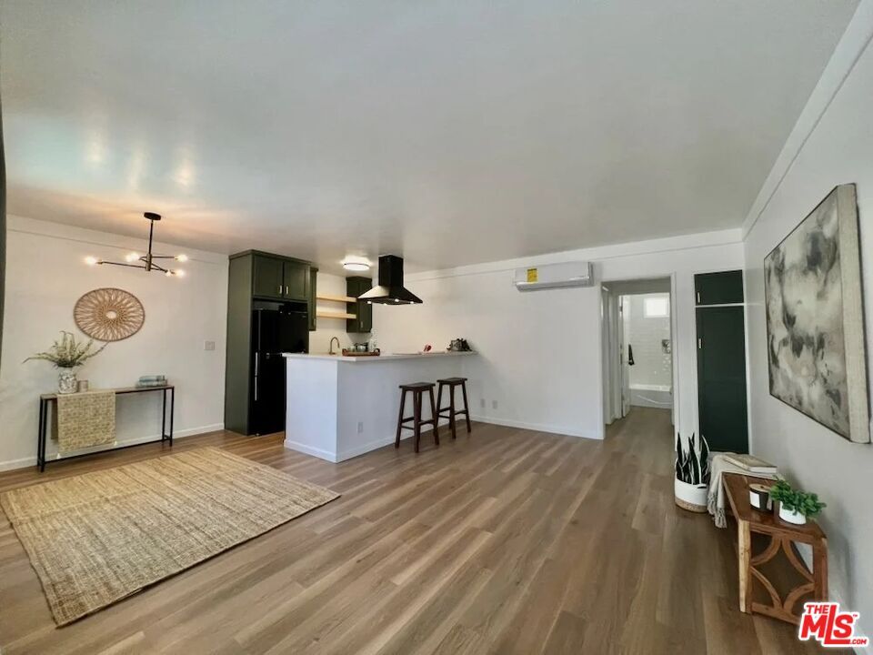 Foto principal - 5819 Carlton Way