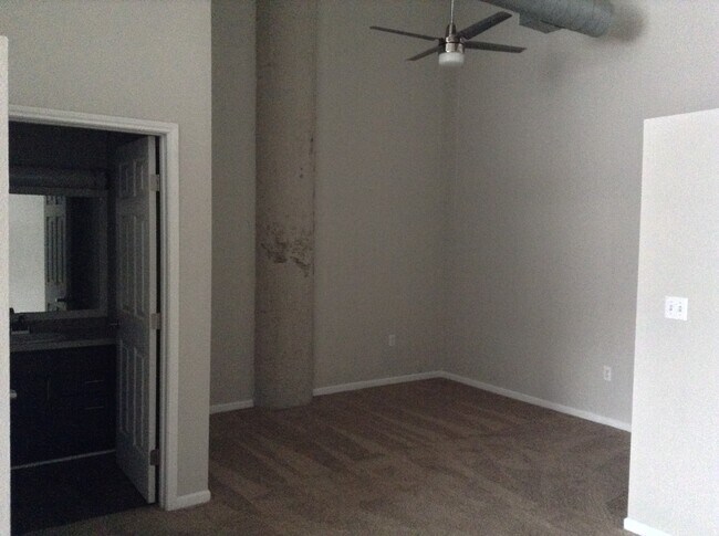 Foto del edificio - 715 Armour Rd