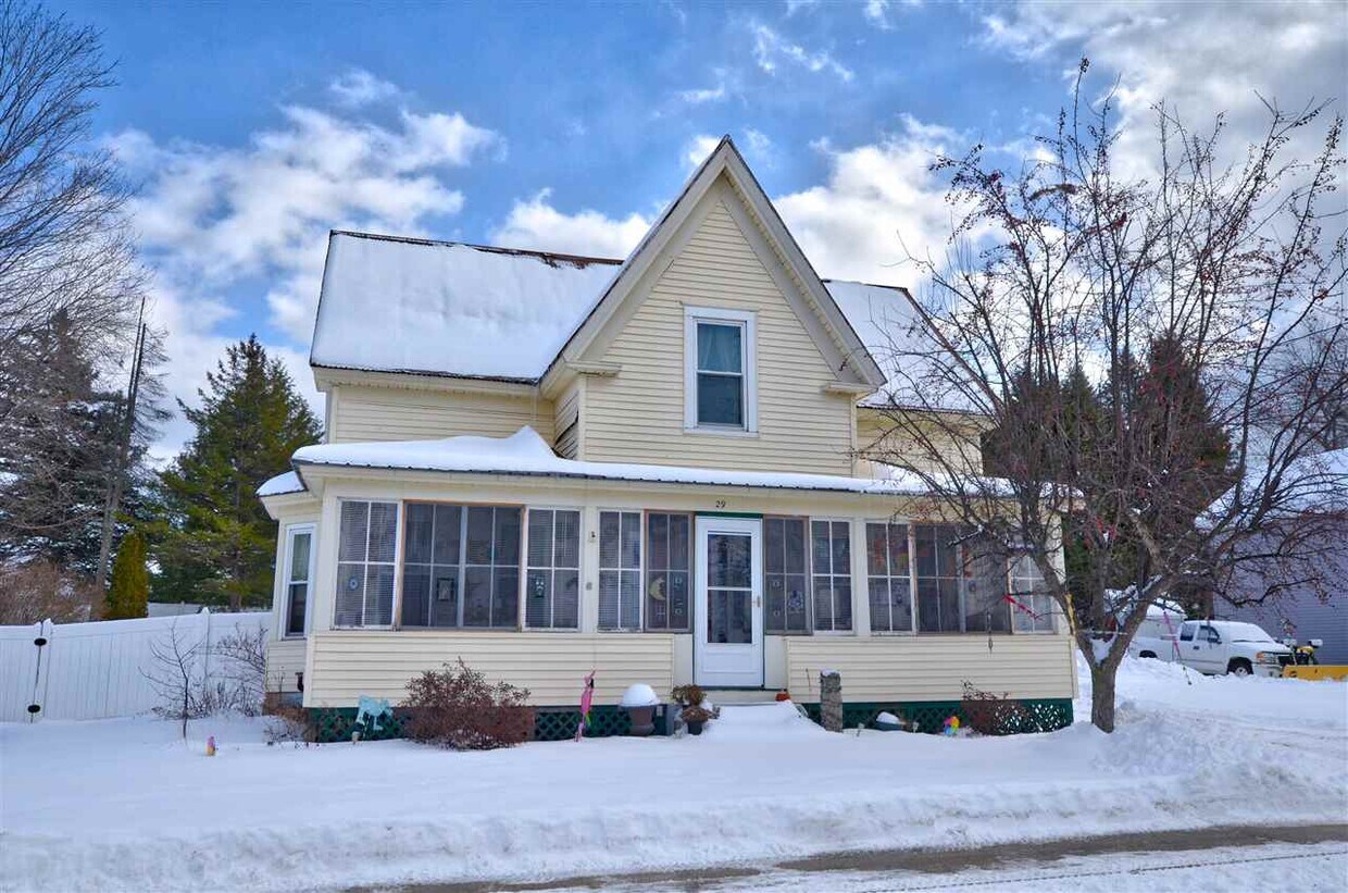 29 Wilder St Unit Rear, Conway, NH 03818 Room for Rent in Conway, NH