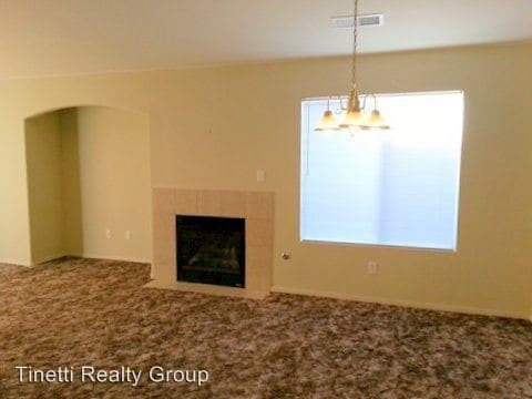 Building Photo - 3 br, 2 bath House - 2456 N. Drake Ave.