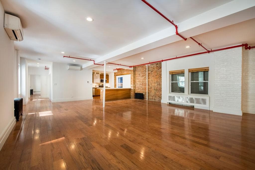 Primary Photo - 557 3rd Ave