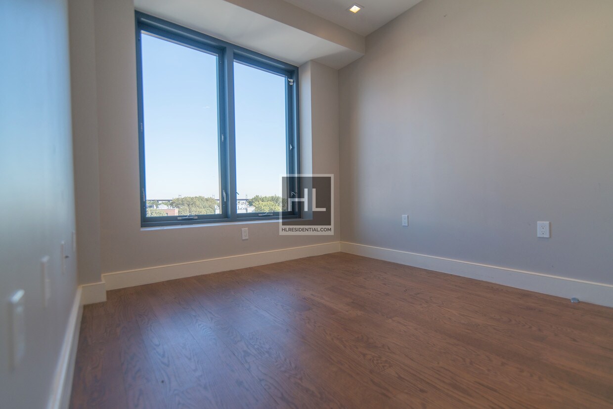 Foto principal - 2718 Hoyt Ave S