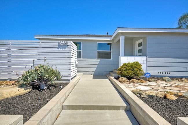 Building Photo - 6258 Pembroke Dr