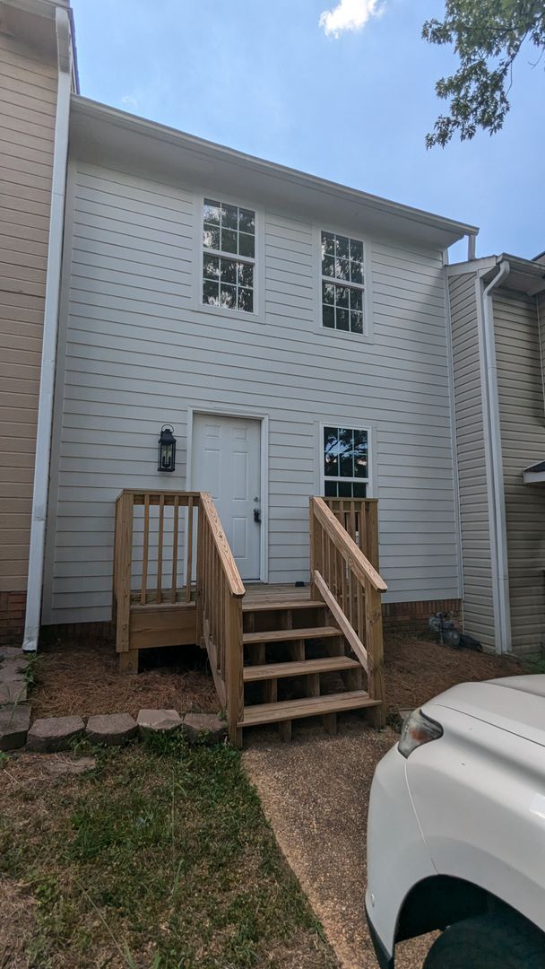 Building Photo - Totally Renovated Top to Bottom 2BR