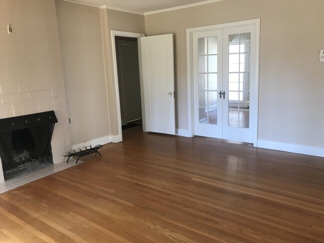 Photo - WOOD STREET BEAUTY!!! House