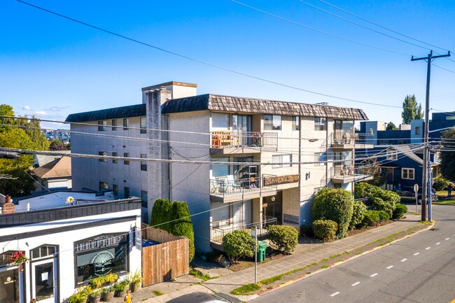 Foto del edificio - 6400 32nd Ave NW