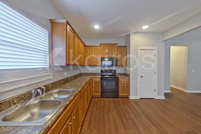 Foto del edificio - 1389 Old Rd