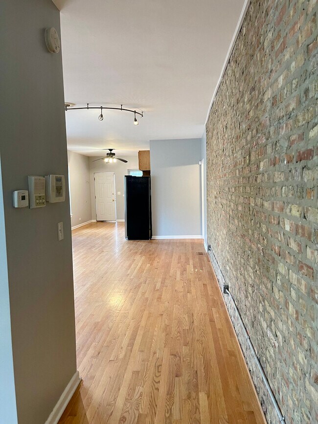 Foto del edificio - 4736 S St Lawrence Ave