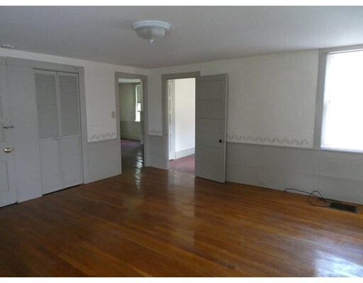 Building Photo - 200 Pleasant St