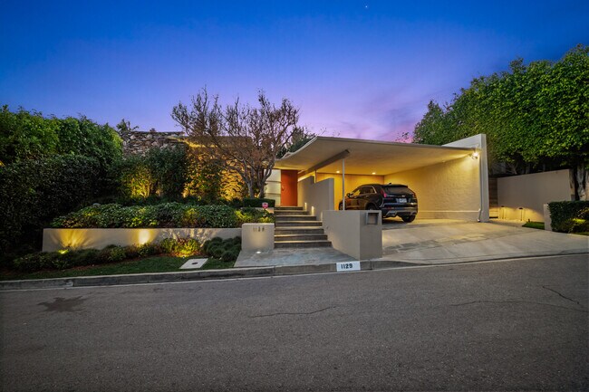Building Photo - 1129 Angelo Dr